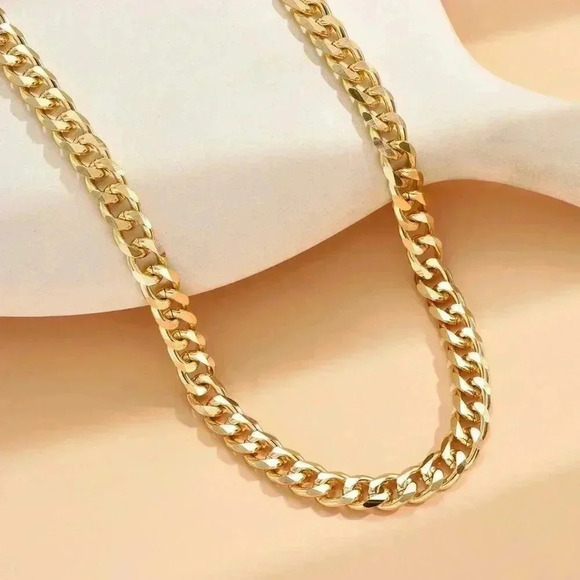 Yellow Gold Women's Minimalist Chain Necklace - Picture 2 of 4
